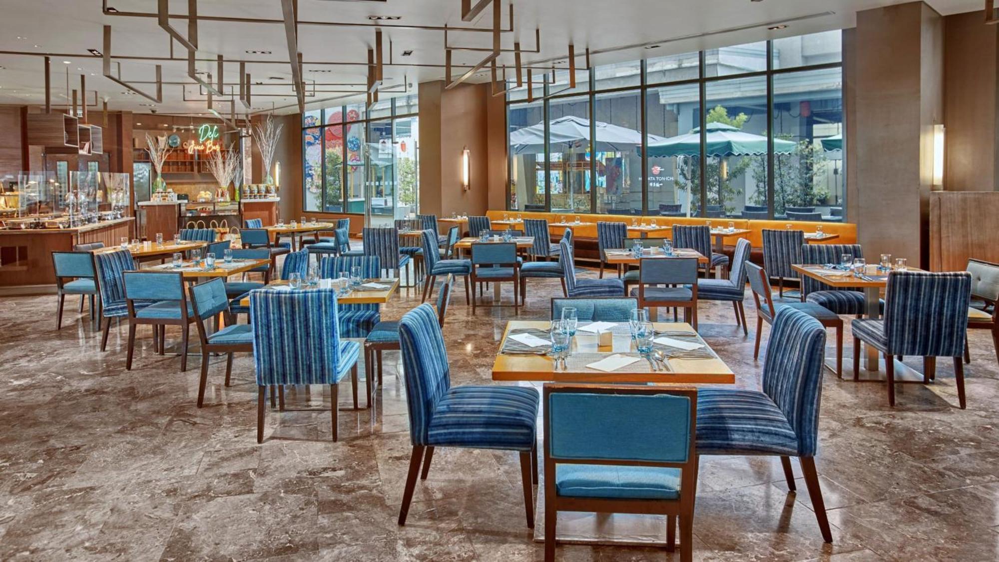 Holiday Inn & Suites Makati By Ihg Makati City Exteriér fotografie The restaurant